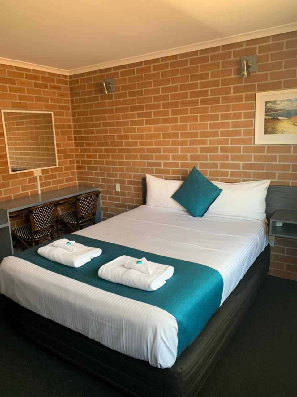 The Oaks Hotel Motel Albion Park ภายนอก รูปภาพ