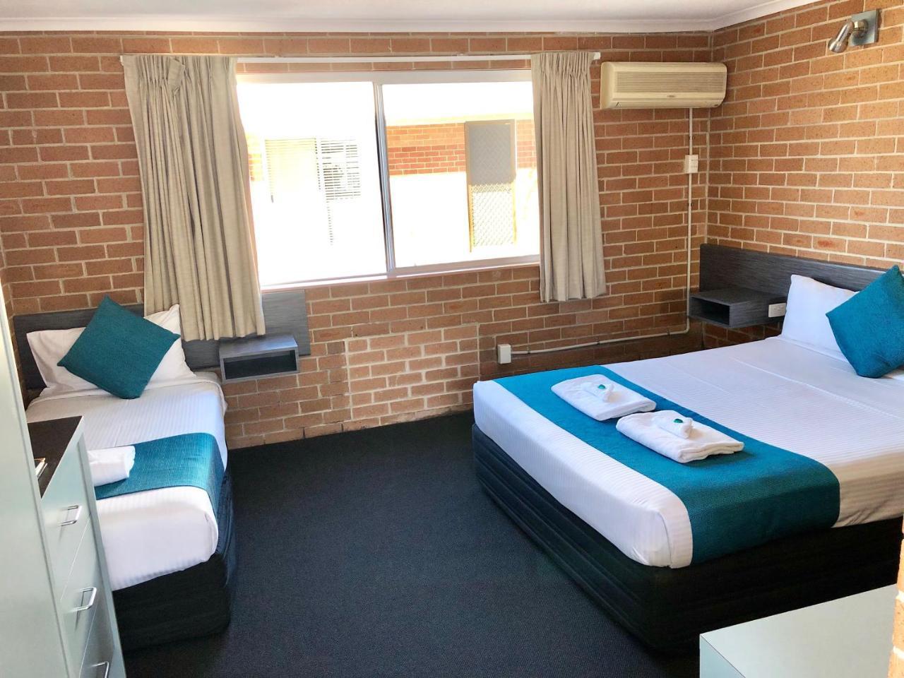The Oaks Hotel Motel Albion Park ภายนอก รูปภาพ