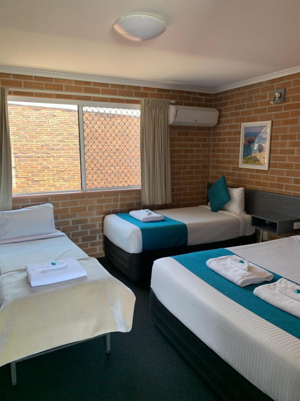 The Oaks Hotel Motel Albion Park ภายนอก รูปภาพ
